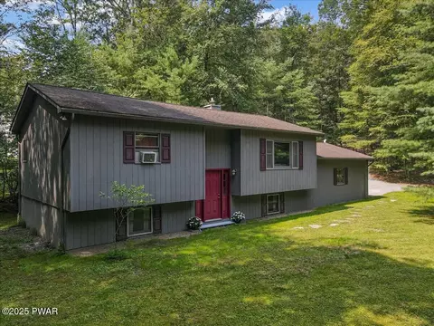 102 Chris Rd, Shohola, PA 18458