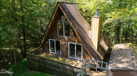 646 Lakeview Dr, Lake Ariel, PA 18436