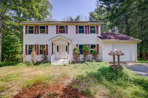 140 Bernadette Dr, Dingmans Ferry, PA 18328