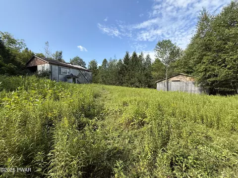 113 Deer Rd, Greentown, PA 18426