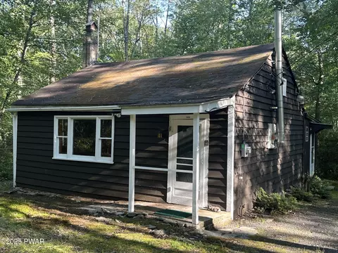 980 Silver Lake Rd, Dingmans Ferry, PA 18328