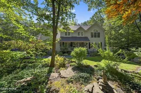 431 Canoebrook Dr, Lords Valley, PA 18428