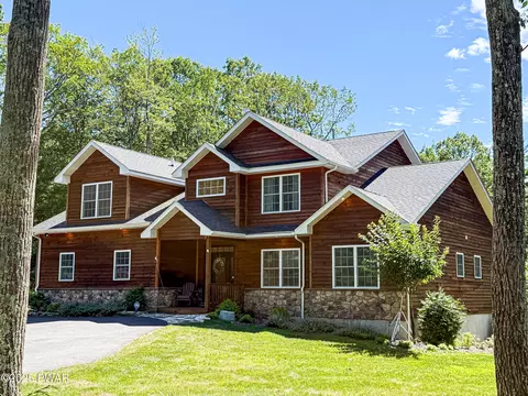 115 Marquise Dr, Tafton, PA 18464