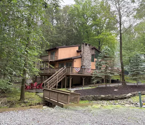 1092 Mohican Rd, Lake Ariel, PA 18436