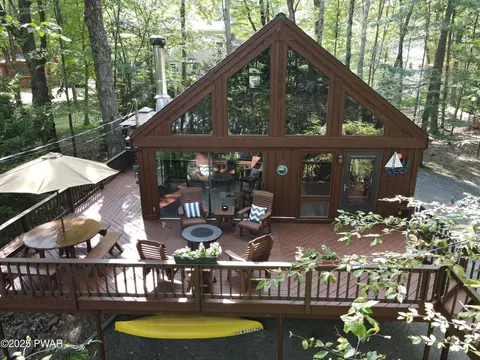 1027 Aquarius Dr, Lake Ariel, PA 18436