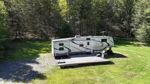 52 Robbs Rd, Damascus, PA 18415