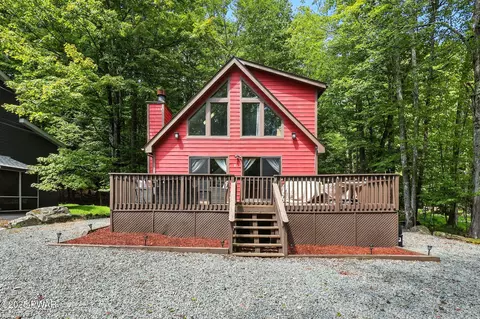 31 Navaho Ln, Lake Ariel, PA 18436