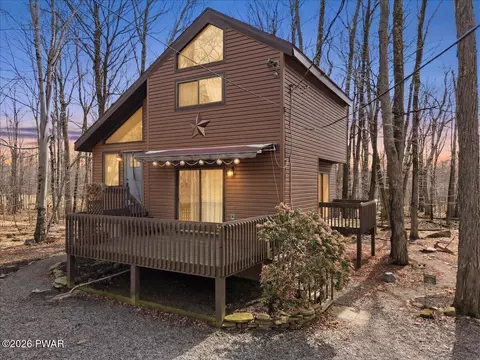 5 Leah Ln, Gouldsboro, PA 18424