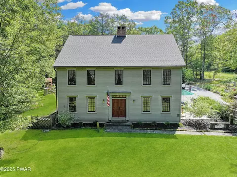 115 Woodtown Rd, Shohola, PA 18458