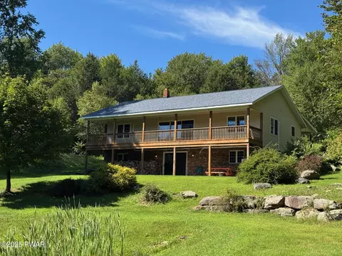 14 Cinclar Pl, Honesdale, PA 18431