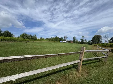 55 Peterson Rd, Pleasant Mount, PA 18453