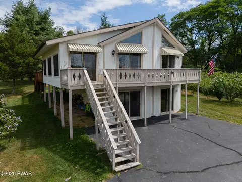 34 Glenwood Ln, Lake Ariel, PA 18436
