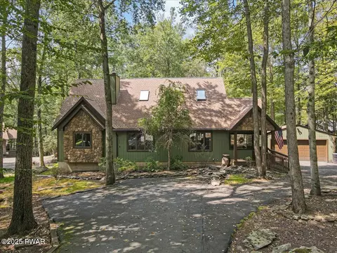 103 Elderberry Ln, Greentown, PA 18426