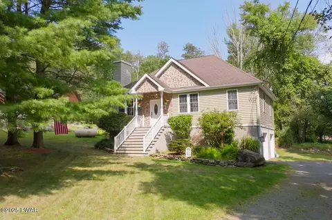 22 Meadows Dr, Hawley, PA 18428