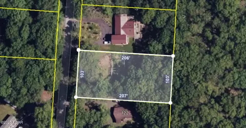 120 Galahad Rd, Greeley, PA 18425