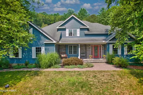 123 Milford Estates Dr, Milford, PA 18337