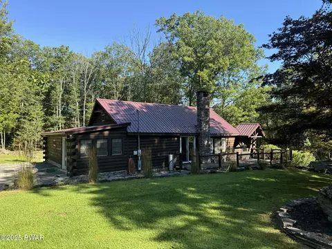 2940 Owego Tpke, Hawley, PA 18428
