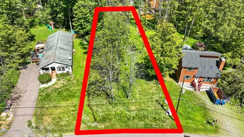 340 N Gate Rd, Lake Ariel, PA 18436