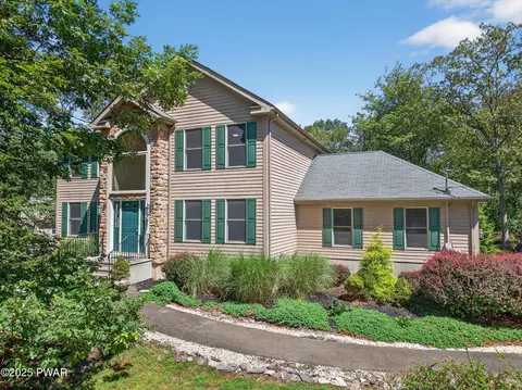 111 Iroquois Trl, Milford, PA 18337