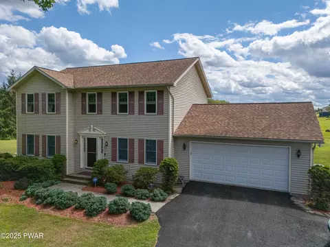 107 Deer Laurel Ests Rd, Lake Ariel, PA 18436