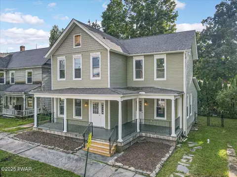 206 Maple Ave, Hawley, PA 18428