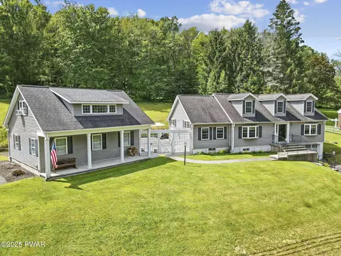 19 Bethany Tpke, Honesdale, PA 18431