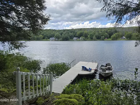 58 S Shore Rd, Pleasant Mount, PA 18453