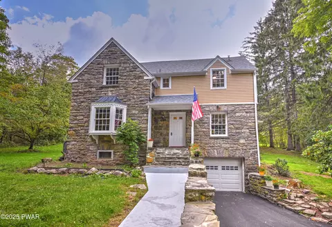 735 Main St, Newfoundland, PA 18445