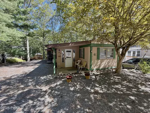 217 Upper Park Rd, Tafton, PA 18464