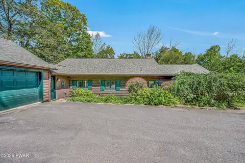 68 Sterling Rd, Newfoundland, PA 18445