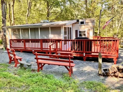 142 Blue Aspen Dr, Milford, PA 18337