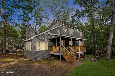 202 Falling Waters Blvd, Lackawaxen, PA 18435