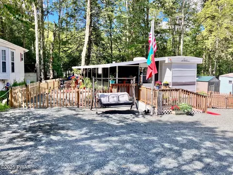 114 Holly Dr, Milford, PA 18337