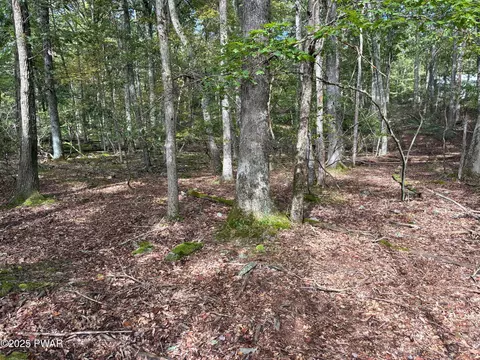 Seneca Drive, Milford, PA 18337