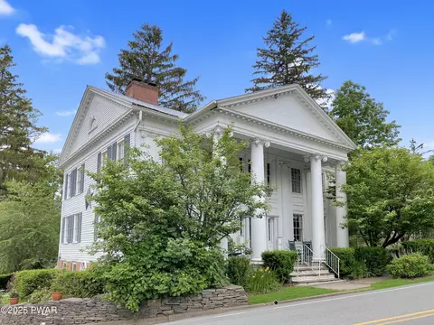 401 Wayne St, Bethany, PA 18431