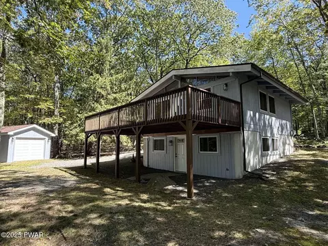 304 Forest Dr, Lords Valley, PA 18428