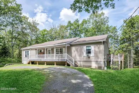 149 Weasel Rd, Dingmans Ferry, PA 18328