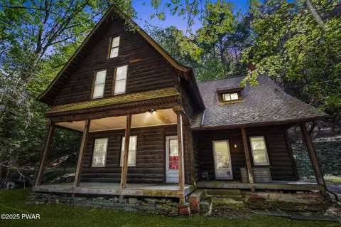 44 Charles St, Hawley, PA 18428