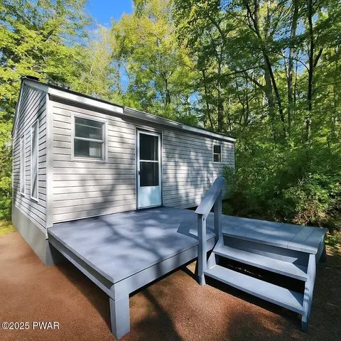 298 White Deer Lake Rd, Hawley, PA 18428