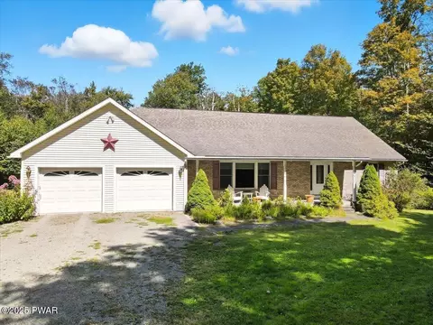 127 Huckleberry Rd, Newfoundland, PA 18445