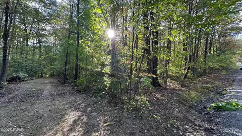 58 Salem View Drive Dr, Waymart, PA 18472