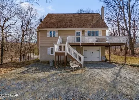 129 Remuda Dr, Lords Valley, PA 18428