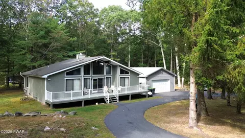 105 Marquise Dr, Tafton, PA 18464