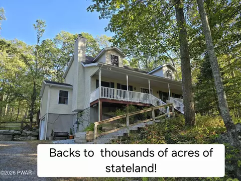217 Canoebrook Dr, Lords Valley, PA 18428