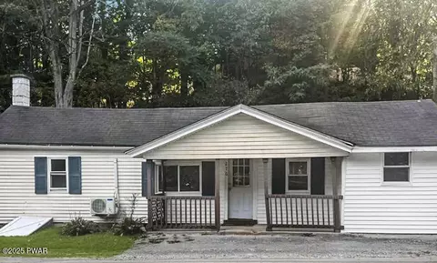 276 Erie St, Honesdale, PA 18431