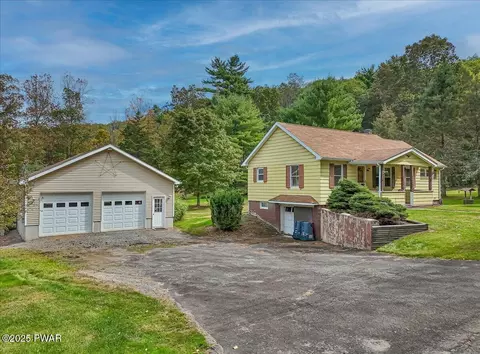 419 Mountain Spring Ave, Hawley, PA 18428