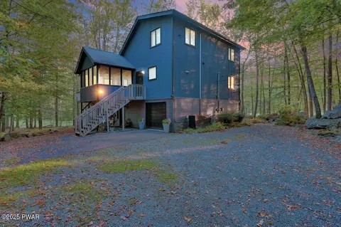 76 Wedge Dr, Lake Ariel, PA 18436
