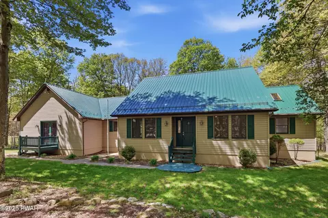 139 Huckleberry Rd, Newfoundland, PA 18445