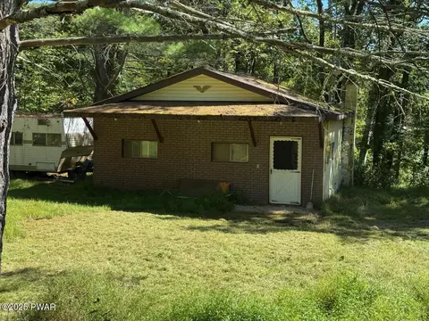 118 Markle Rd, Hawley, PA 18428