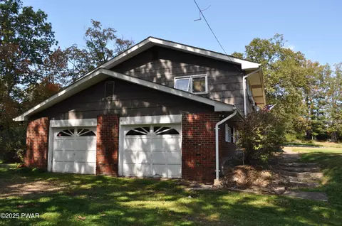 911 E Parkway Rd, Bear Creek Village, PA 18702
